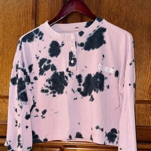 EUC CHNGE Tie Dye Butterfly Long Sleeve Cuffed Henley Crop Sweatshirt Mauve GOTS